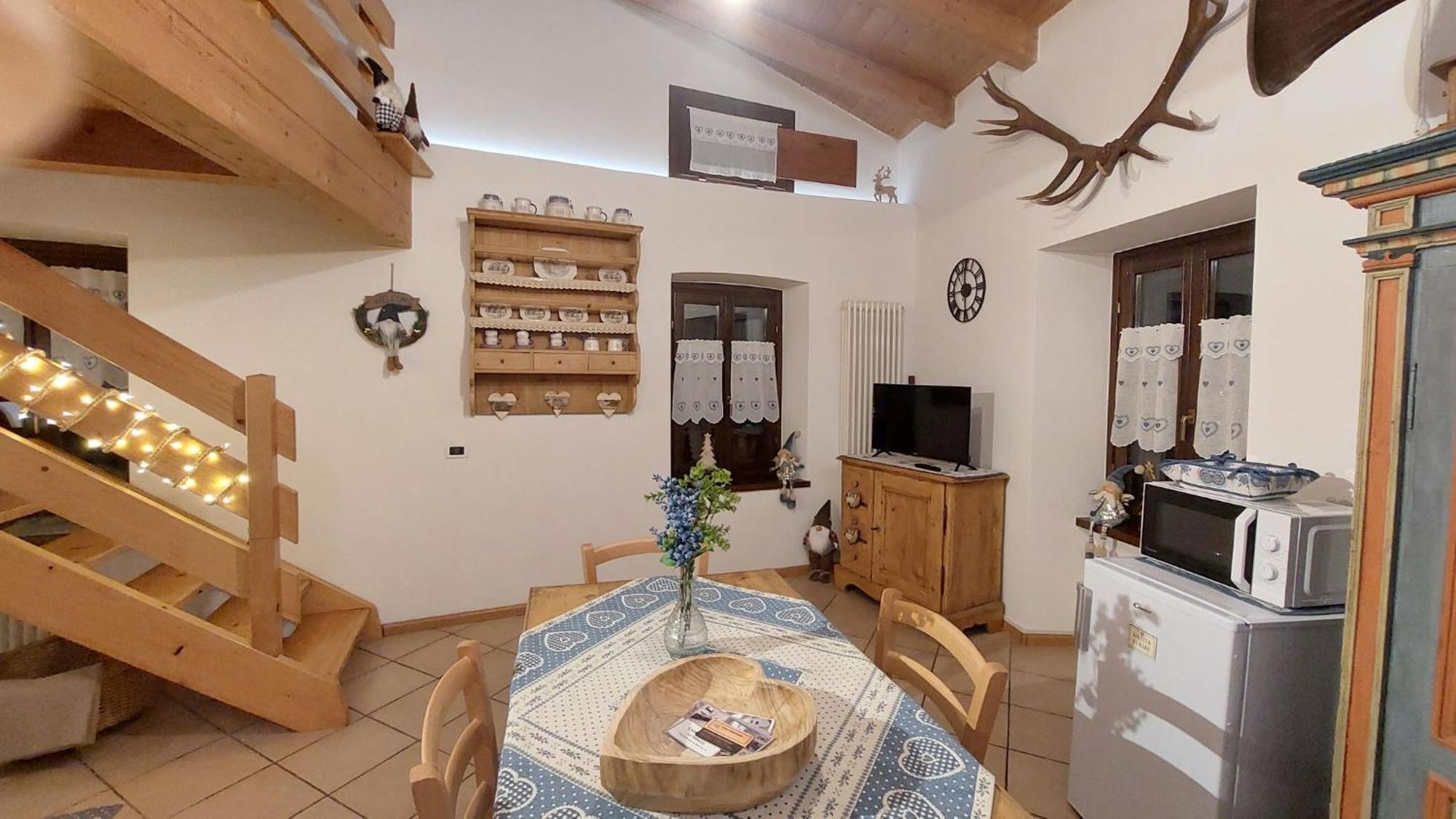 Loft Della Perpetua Di Casa Bernardi, Fuga Romantica Petfriendly Montagnaga  Zewnętrze zdjęcie